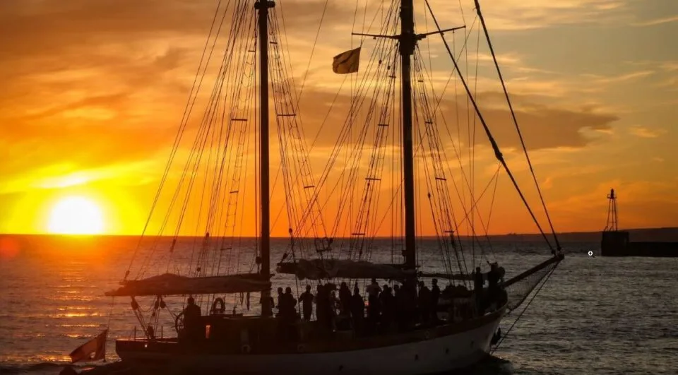 Croisière en voilier au coucher du soleil au départ de Marseille