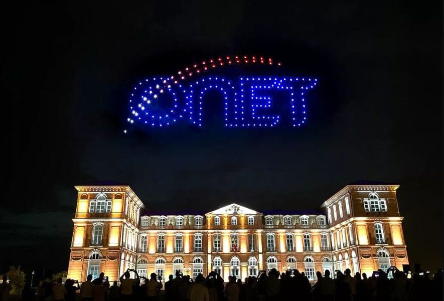 spectacles de drones